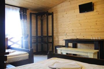 Фото номера Бюджетный четырехместный номер Курортные отели Eko resort Izki г. Изки 3